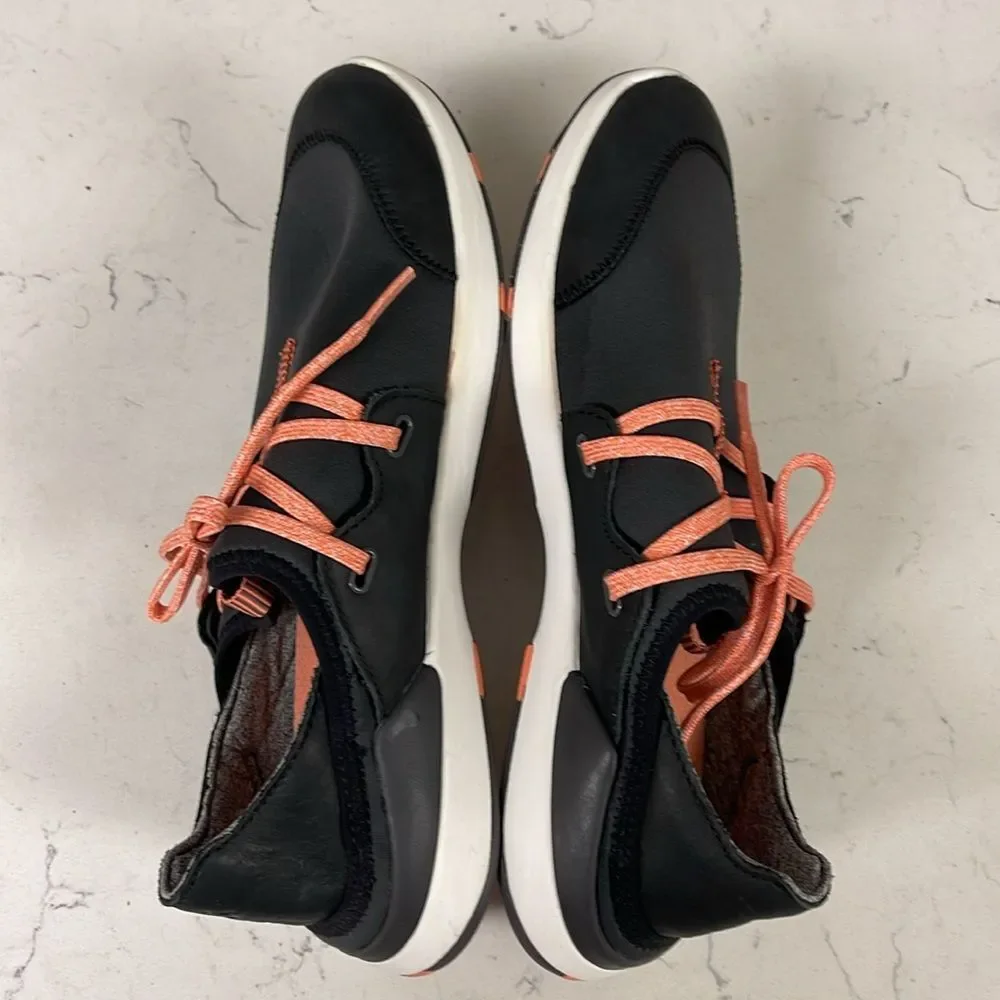 OLUKAI MIKI LI SHOES - WOMEN'S PAVEMENT/BLACK 8